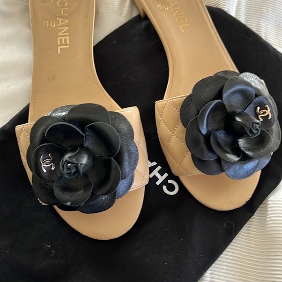 CHANEL SANDALS - Picture 3 of 5